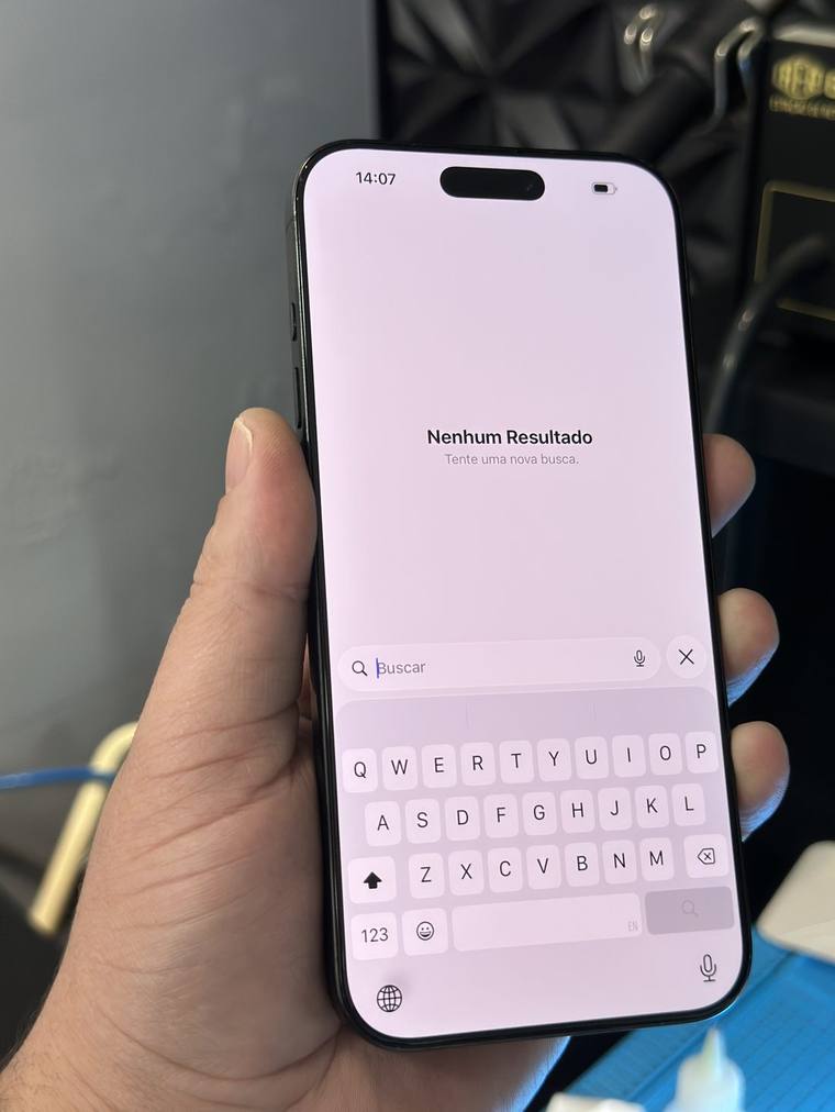 iPhone com a tela original restaurada